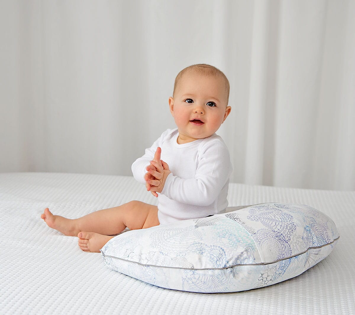 Nursing pillow outlet uk